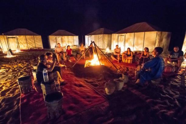 Sunset Camp Мерзуга Екстер'єр фото